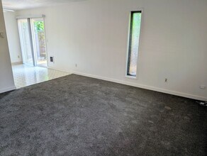 5630-5632-5632 SE 88th Ave in Portland, OR - Foto de edificio - Building Photo