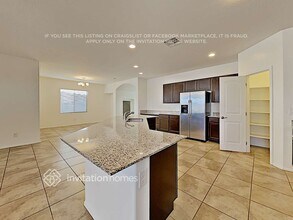 1245 E Palomino Way in San Tan Valley, AZ - Building Photo - Building Photo