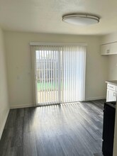 210 S Newhope St. in Santa Ana, CA - Building Photo - Building Photo