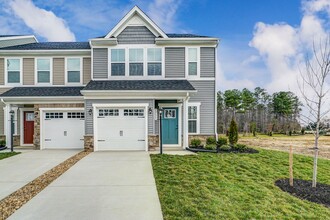 12625 Prestonfield Dr in Chester, VA - Building Photo - Building Photo