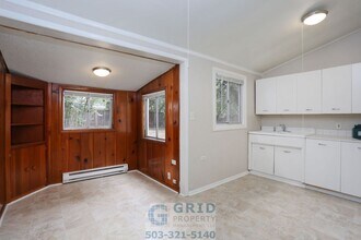 14429 SE Harrison St in Portland, OR - Building Photo - Building Photo