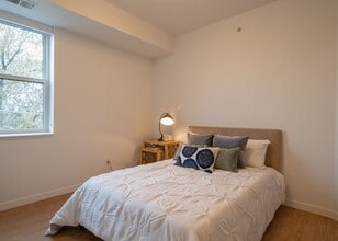 Grand & Syndicate Apartments in St. Paul, MN - Building Photo - Interior Photo