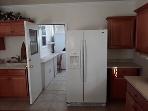 19953 Haynes St in Los Angeles, CA - Building Photo - Building Photo