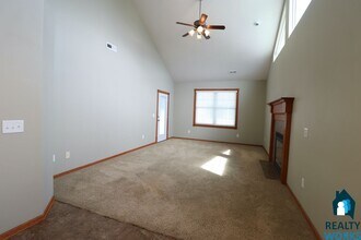 5400 Folkways Pl in Lincoln, NE - Building Photo - Building Photo