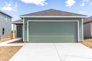 9143 Coronal Rings in San Antonio, TX - Building Photo