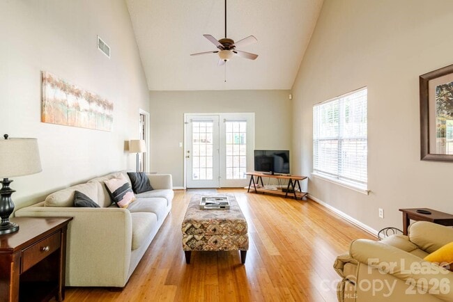 8263 Southgate Commons Dr in Charlotte, NC - Building Photo - Building Photo