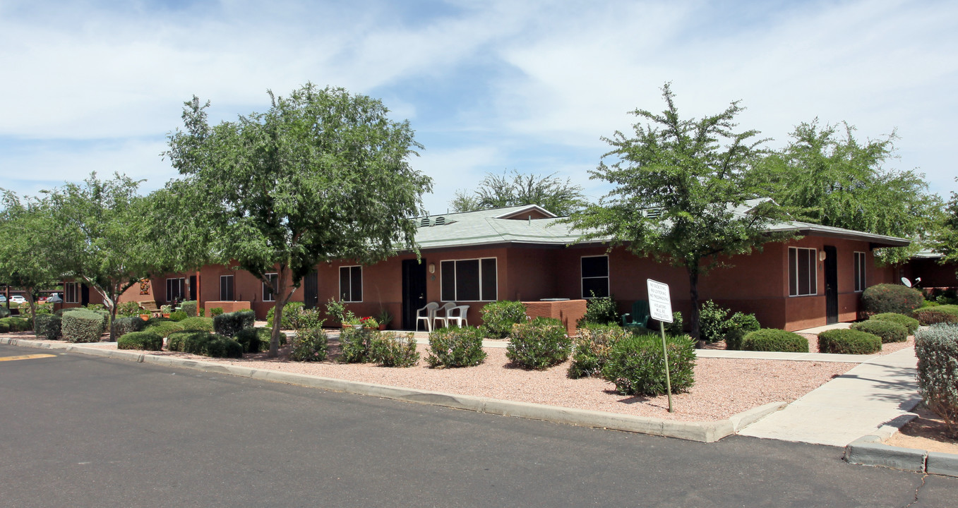 Mesa Senior Meadows in Mesa, AZ - Building Photo