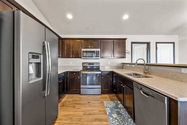 1240 Mary Ln in North Liberty, IA - Building Photo - Building Photo