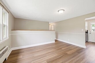 42 Neillian St in Bedford, MA - Building Photo - Building Photo