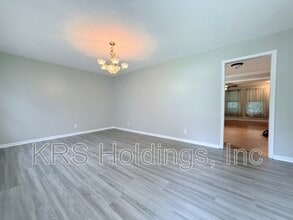 715 White Oak Dr in Cary, NC - Building Photo - Building Photo
