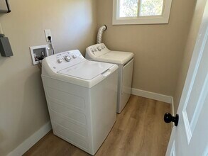 3367 Parnell Dr in Akron, OH - Foto de edificio - Building Photo