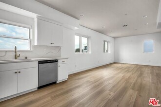 4703 Saturn St in Los Angeles, CA - Building Photo - Building Photo
