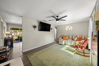 1001 NE 43rd St in Ocala, FL - Building Photo - Building Photo