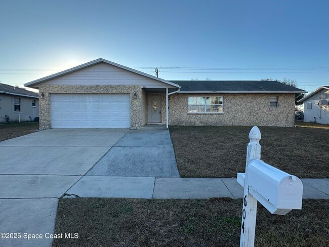 604 Tupelo Dr in Melbourne, FL - Building Photo - Building Photo