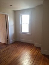 320 Wolfe St in Fredericksburg, VA - Foto de edificio - Building Photo