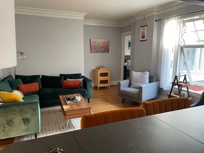 1811 NW Couch St, Unit 512 in Portland, OR - Building Photo - Building Photo