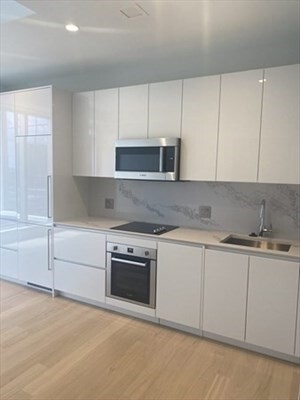 135 Seaport Blvd in Boston, MA - Building Photo