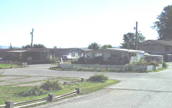 Pilchuck Court Mobile Park in Snohomish, WA - Building Photo