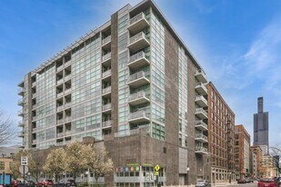 225 S Sangamon St in Chicago, IL - Building Photo