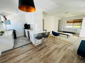 6941 Bay Dr in Miami Beach, FL - Building Photo - Building Photo