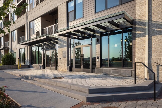 Oliver on the Hudson in Jersey City, NJ - Building Photo - Building Photo