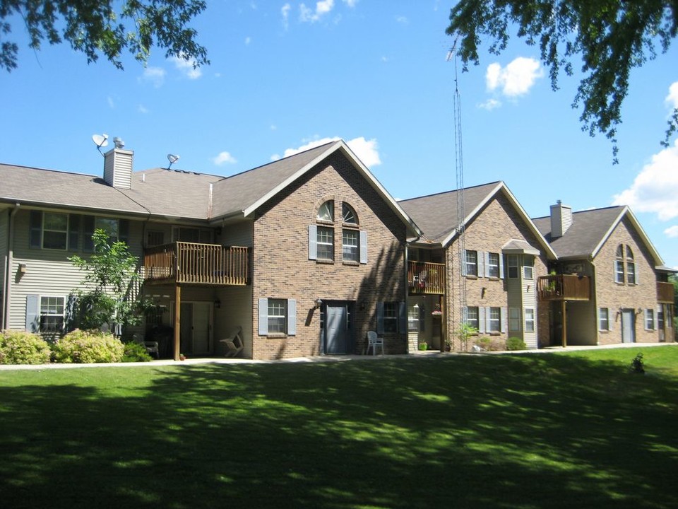 Shady Brook Apartments in Fond du Lac, WI - Foto de edificio