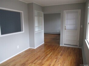 107 Mitchell Ave in Long Beach, NY - Building Photo - Building Photo
