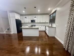 50 Lawrence Ave in Danbury, CT - Building Photo - Building Photo