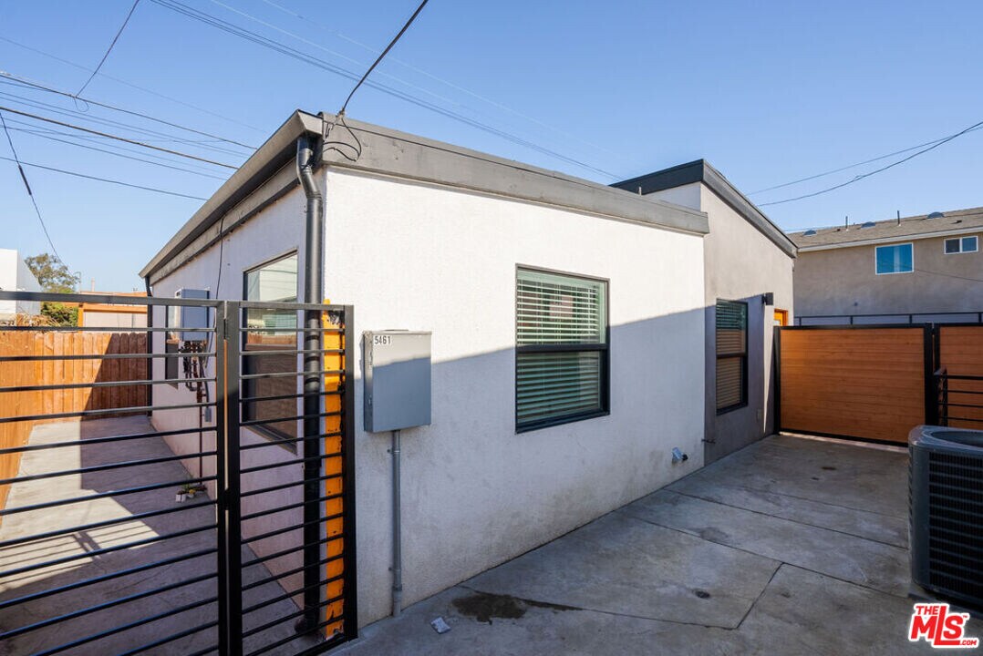 5461 Geer Ave in Los Angeles, CA - Building Photo