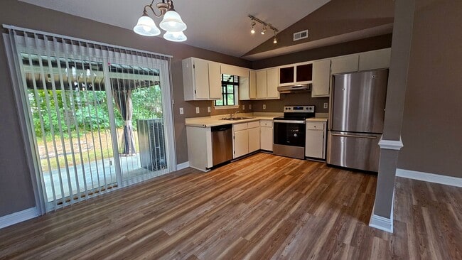 107 Spring Dr in Jacksonville, NC - Building Photo - Building Photo