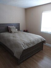 6095 W 19th Ave in Hialeah, FL - Building Photo - Building Photo