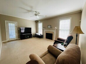 205 Cameron Glen Dr in Apex, NC - Building Photo - Building Photo