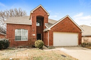 925 Warbler Ln in Aubrey, TX - Building Photo