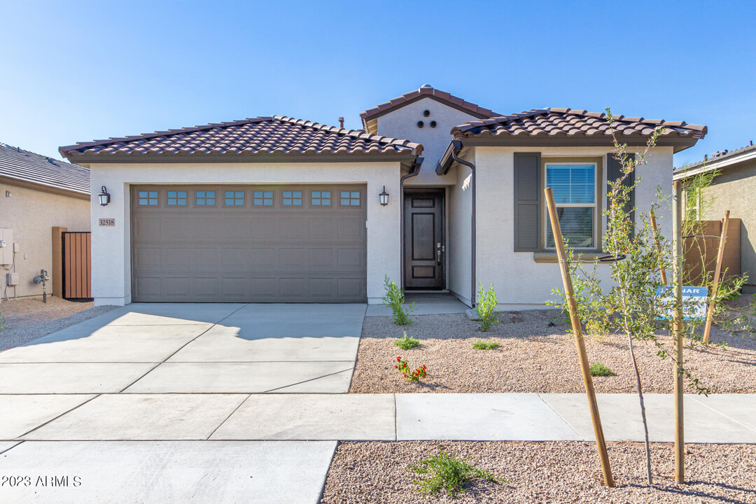 32518 N 20th Gln in Phoenix, AZ - Building Photo
