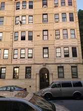 6 Van Cortlandt Pk Ave in Yonkers, NY - Building Photo - Building Photo