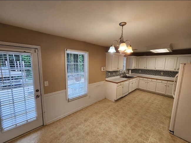 215 McKenzie Dr in Danielsville, GA - Building Photo - Building Photo