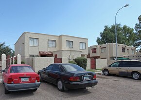 Hallcraft Villas West Apartments