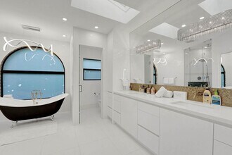 614 Poinciana Dr in Fort Lauderdale, FL - Building Photo - Building Photo