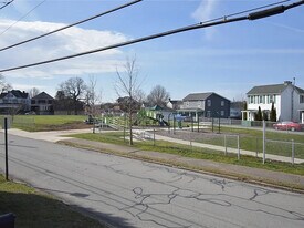 26-28 Homestead Ave, Unit Apt B in Scottdale, PA - Building Photo