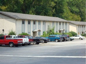 Southern Trace Apartments in Atlanta, GA - Foto de edificio - Building Photo