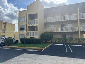 6050 NW 64th Ave in Tamarac, FL - Building Photo