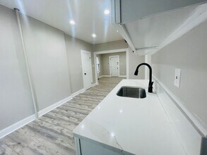 289 Elmwood Ave in East Orange, NJ - Building Photo - Building Photo