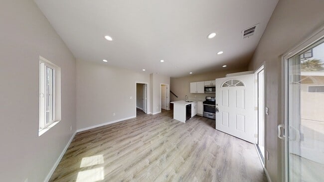 5108 Tipton St in San Diego, CA - Building Photo - Building Photo