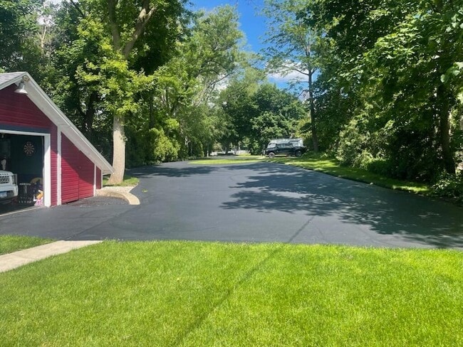 1415 S Shore Dr in Delavan, WI - Building Photo - Building Photo