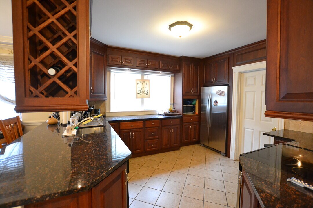 90 Hobart St, Unit 1 in Boston, MA - Building Photo