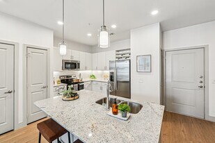 Trails at Frankford Station in Carrollton, TX - Building Photo