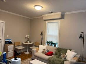 23 Saint Lukes Rd in Boston, MA - Foto de edificio - Building Photo