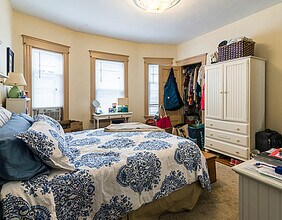 44 Benton Rd, Unit 1 in Somerville, MA - Foto de edificio - Building Photo