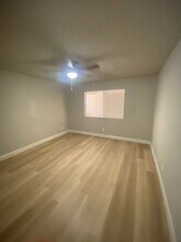 65 W 10th St-Unit -t65/101 in Clovis, CA - Building Photo - Building Photo