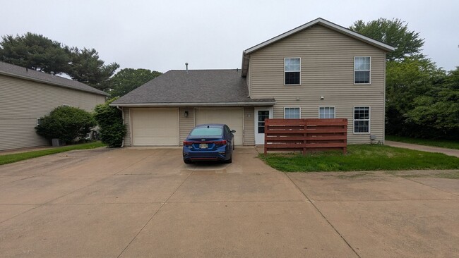 873 Kerns Dr NE in Bolivar, OH - Building Photo - Building Photo